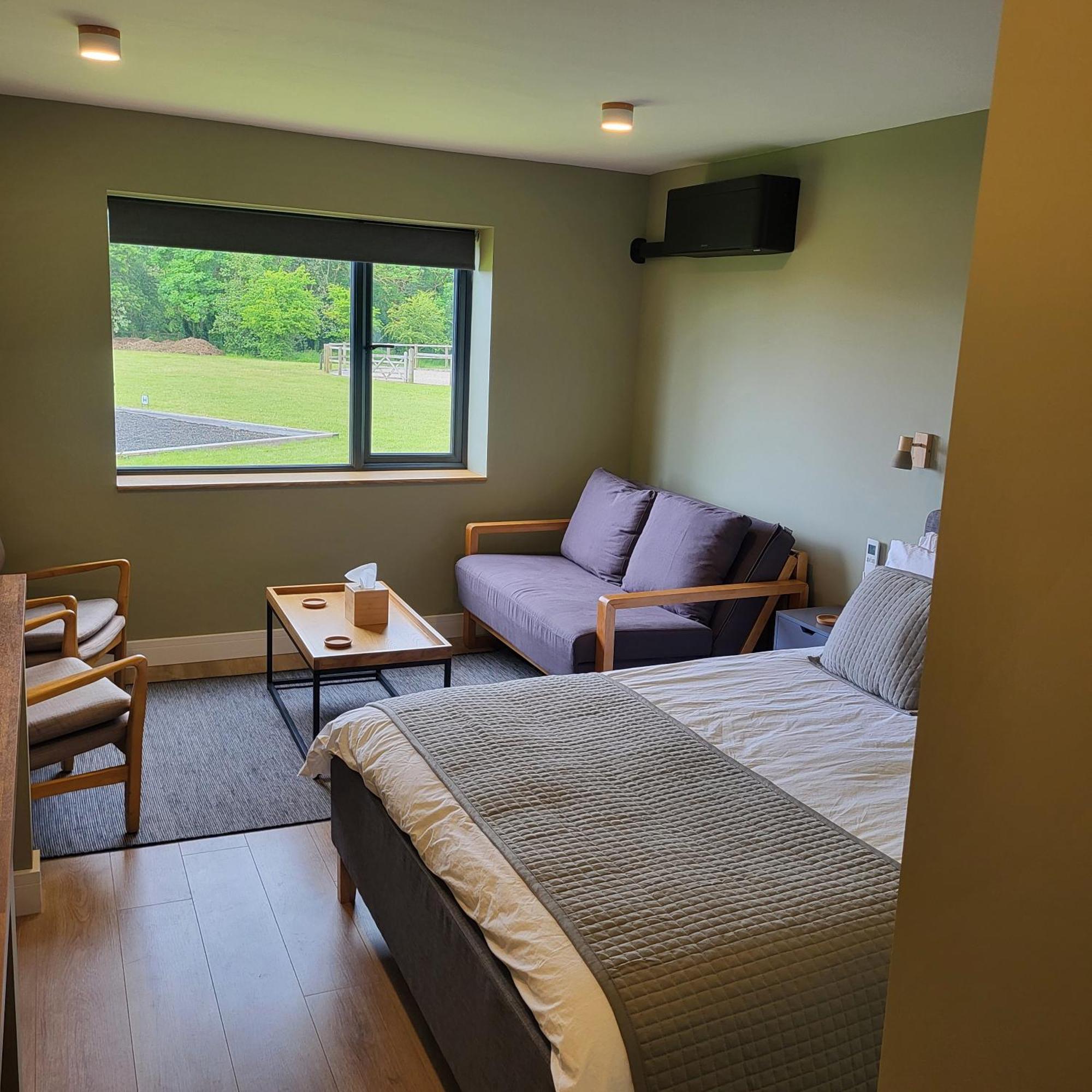 Open Acres Accommodation And Airport Parking Backwell Экстерьер фото