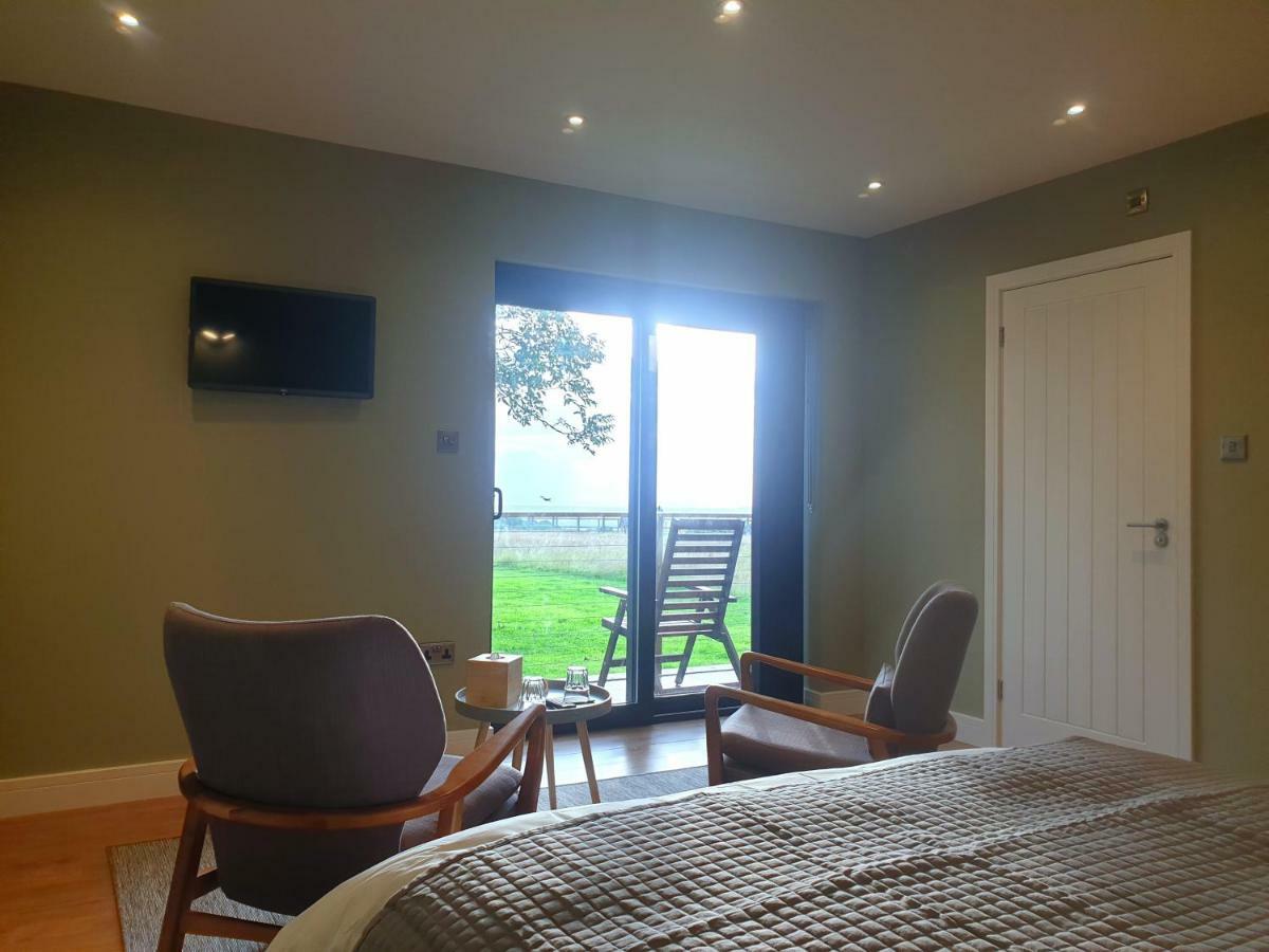 Open Acres Accommodation And Airport Parking Backwell Экстерьер фото